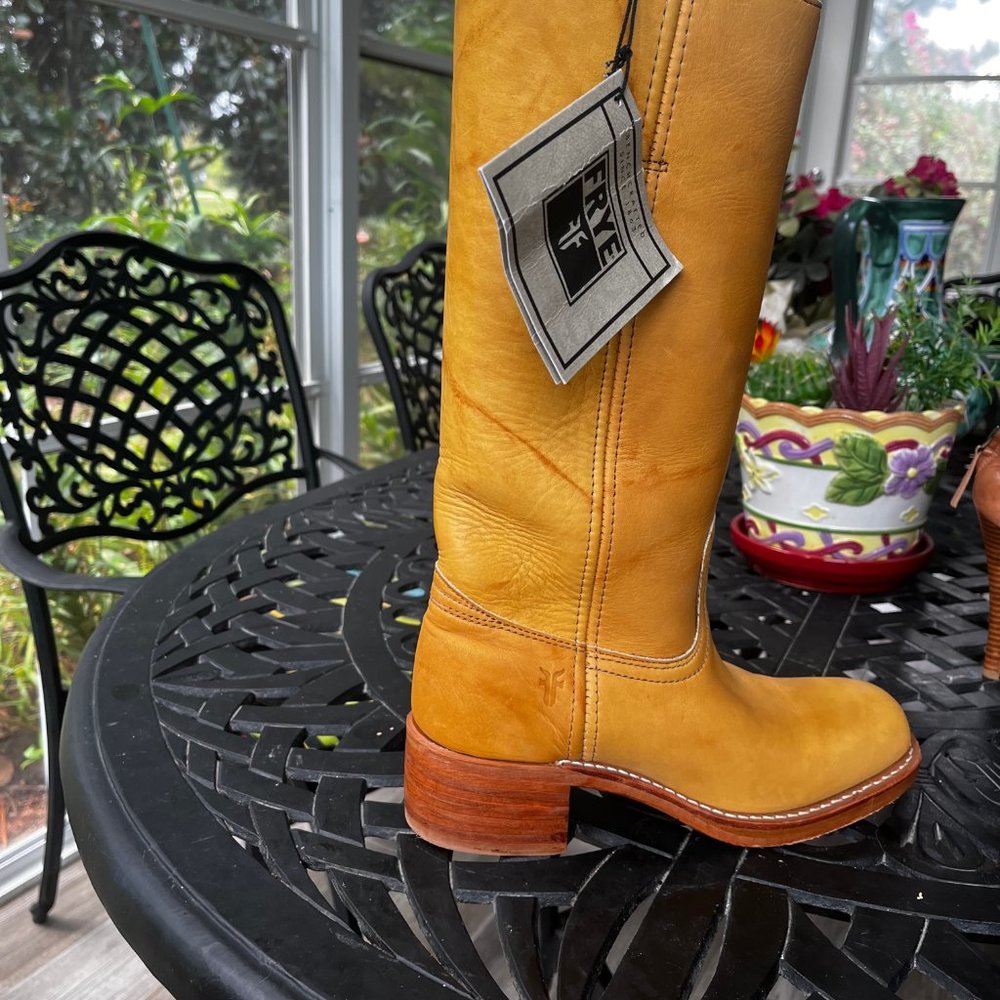 Frye banana boots US 8 M